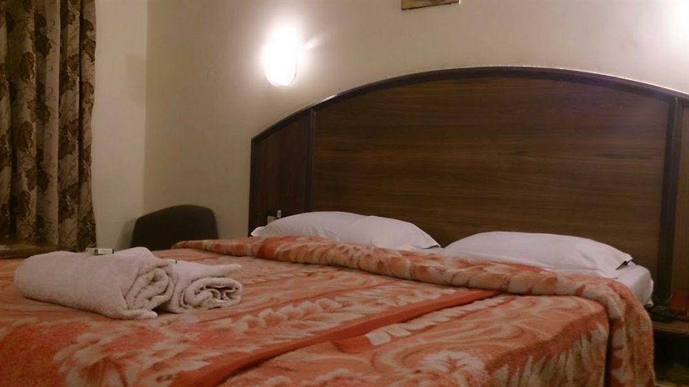 Fabhotel Khems Shoram Palace Road Ooty Exterior photo