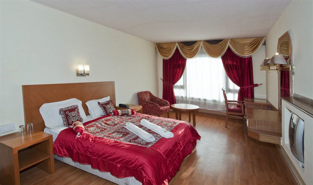 Fabhotel Khems Shoram Palace Road Ooty Exterior photo