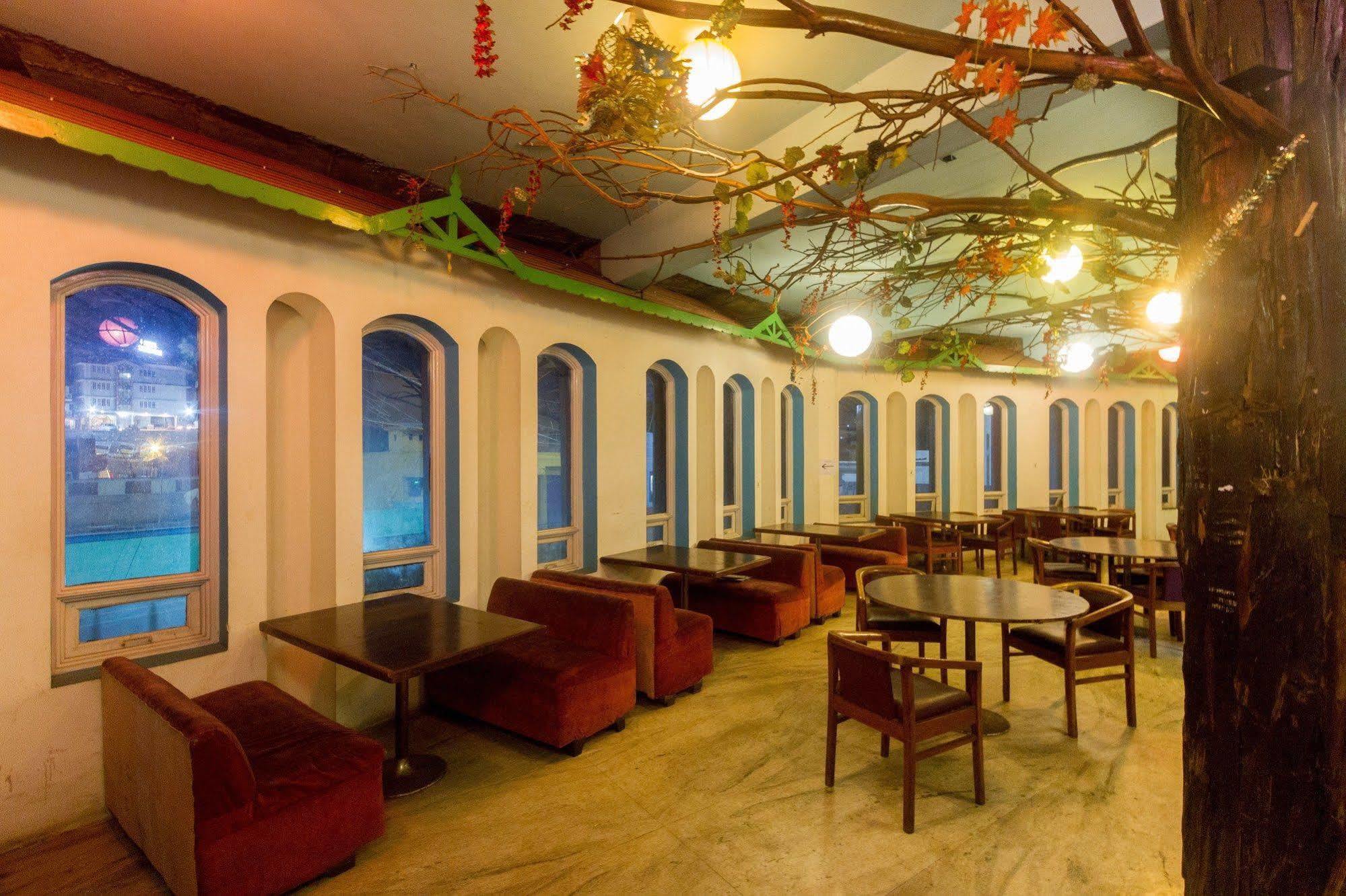 Fabhotel Khems Shoram Palace Road Ooty Exterior photo
