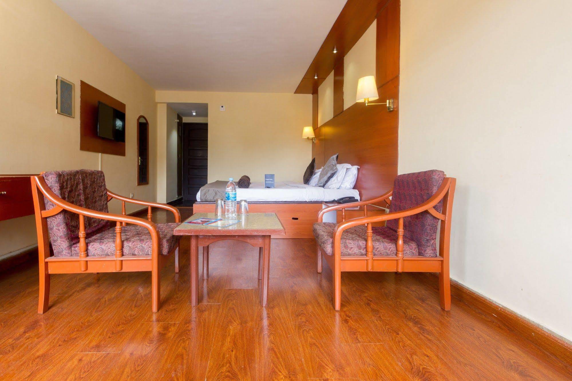 Fabhotel Khems Shoram Palace Road Ooty Exterior photo
